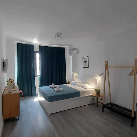 Unique Experience Apartment's *