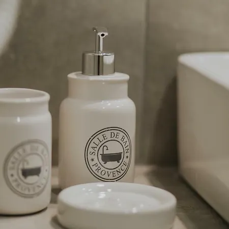 Unique Experience Apartment's *