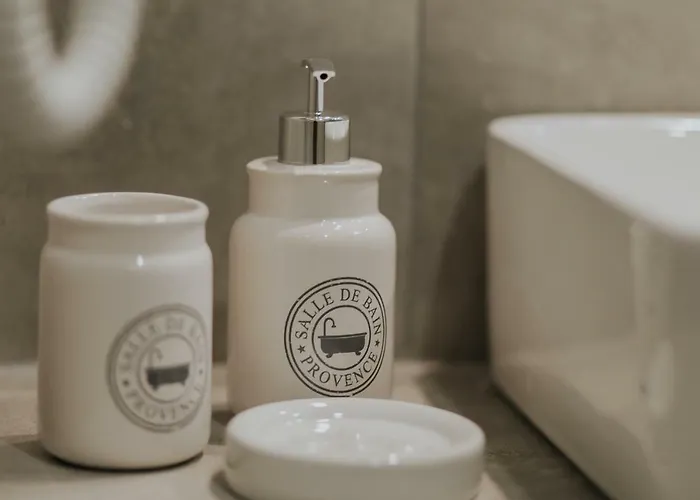 Unique Experience Apartment's *