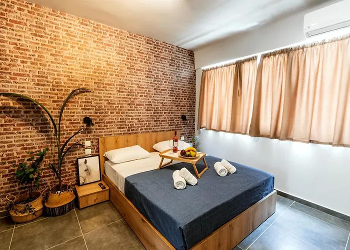 Unique Experience Apartment's *