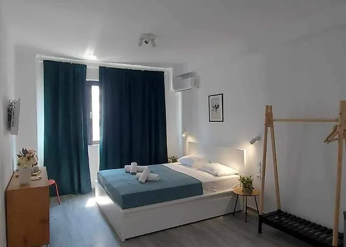 Unique Experience Apartment's *